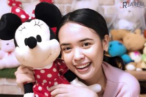 รีวิวตัดไขมันตา >> ไขมันสะสมที่เปลือกตา รักษาได้