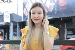 ตาเล็กลงเพราะอะไร? ทำไมอายุเยอะขึ้นแล้วหนังตาตก