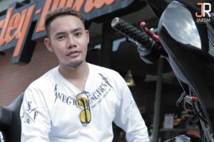 แก้ตาสองชั้น 1 ข้าง ให้กลับมาหล่อ เท่ สไตล์ไบค์เกอร์