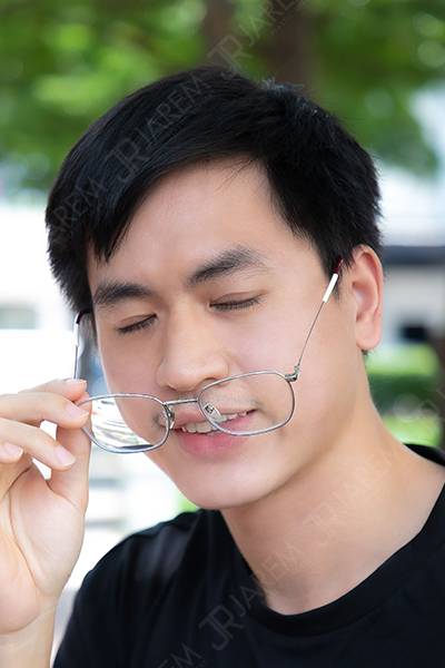 ทำตาสองชั้น