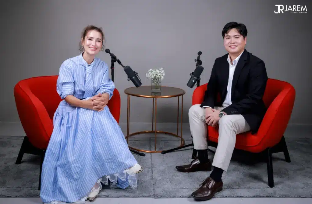 หมอหลุยส์และคุณแอน ทองประสม ในฉากสัมภาษณ์รายการ Praew Talk TV Ep.48